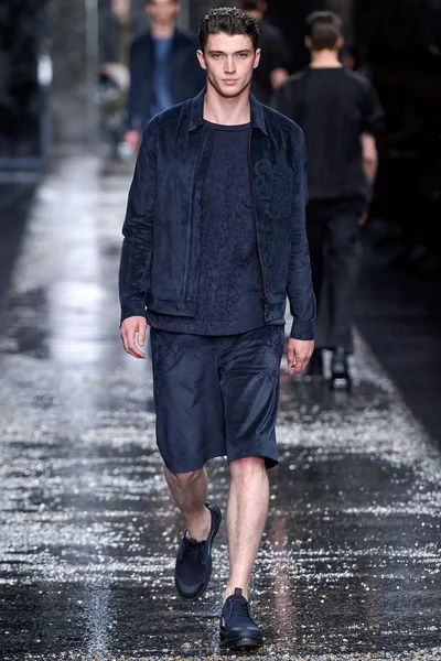 Look 37